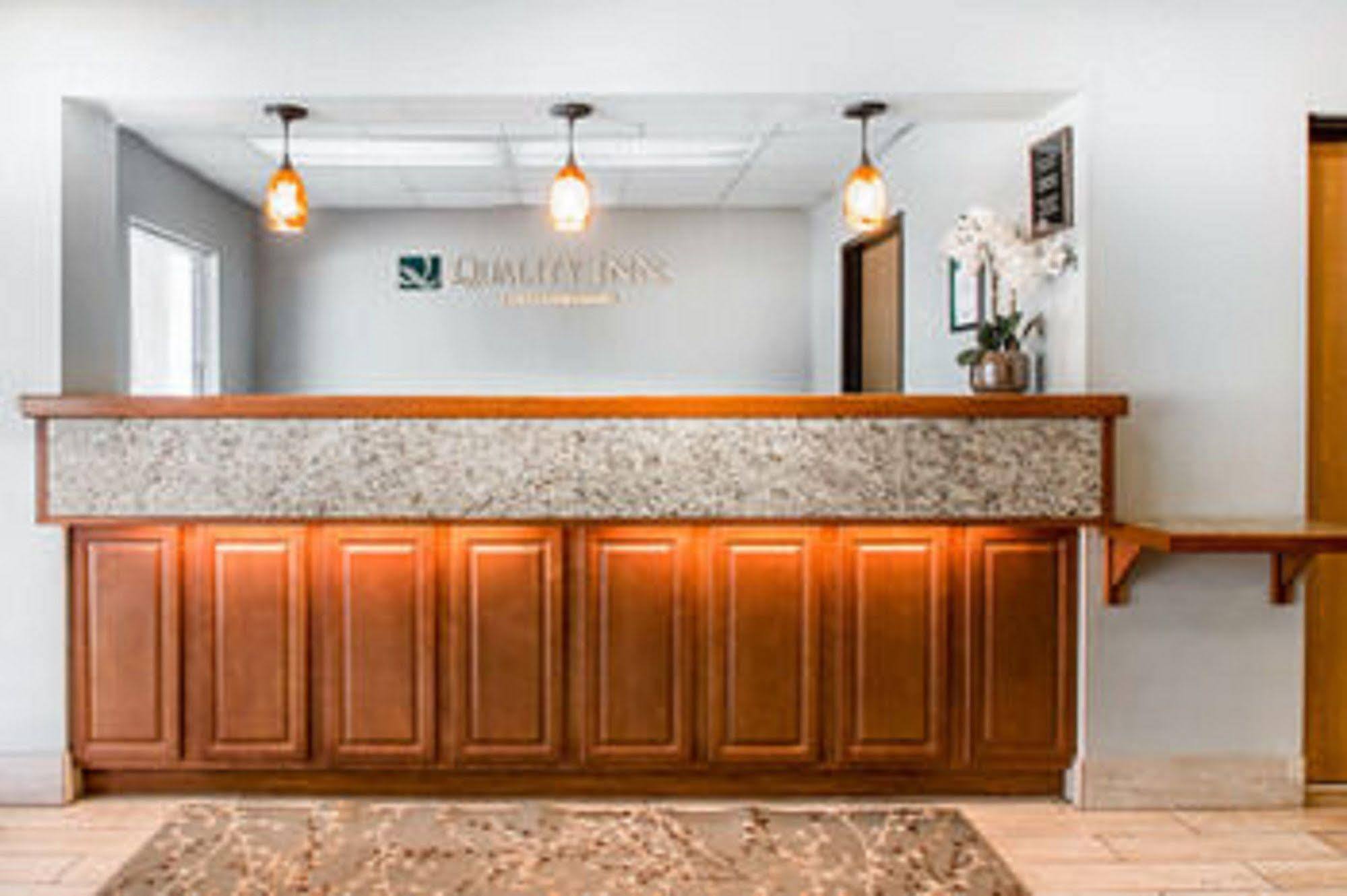Quality Inn Us65 & E Battlefield Rd Спрингфилд Экстерьер фото