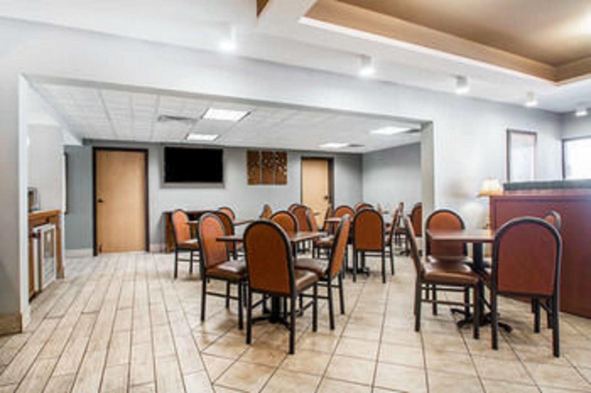 Quality Inn Us65 & E Battlefield Rd Спрингфилд Экстерьер фото